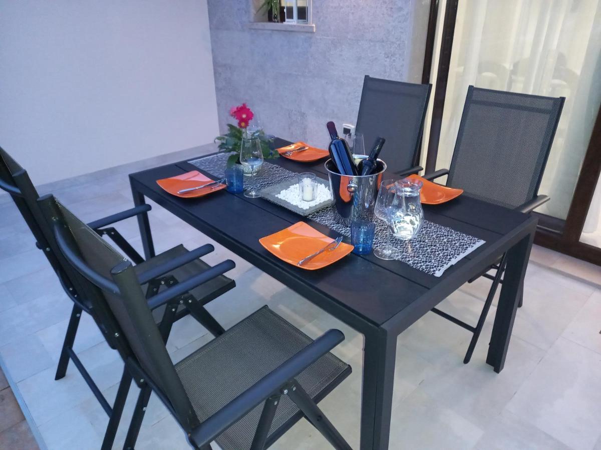 Apartmani Noa I Natali Kaldanija Екстер'єр фото