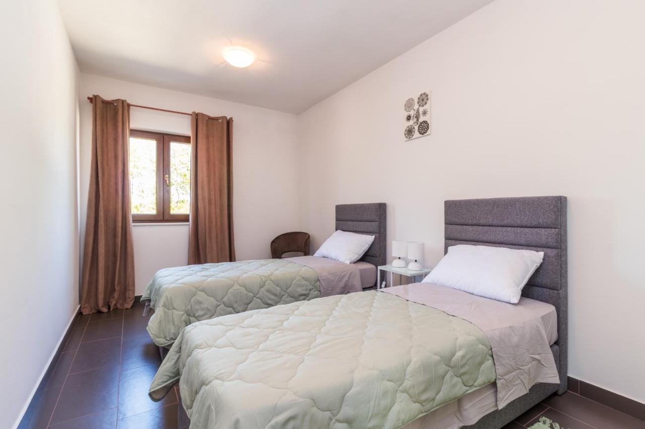 Apartmani Noa I Natali Kaldanija Екстер'єр фото